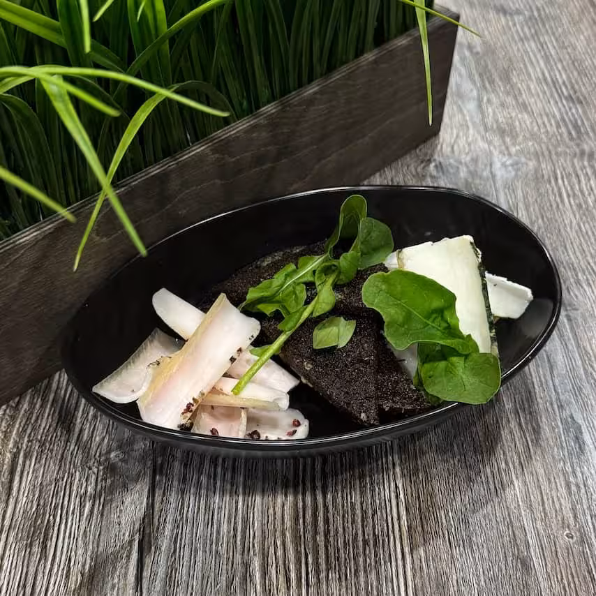 Фото Домашнее сало двух видов с горчицей и гренками